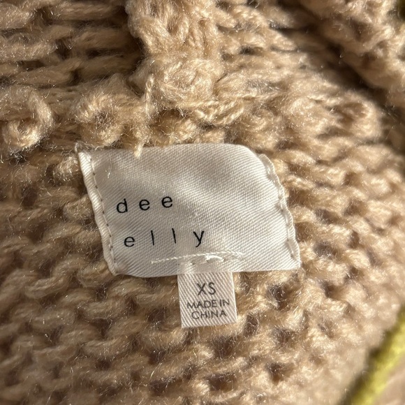Dee Elly Hooded Sweater - Picture 7 of 9